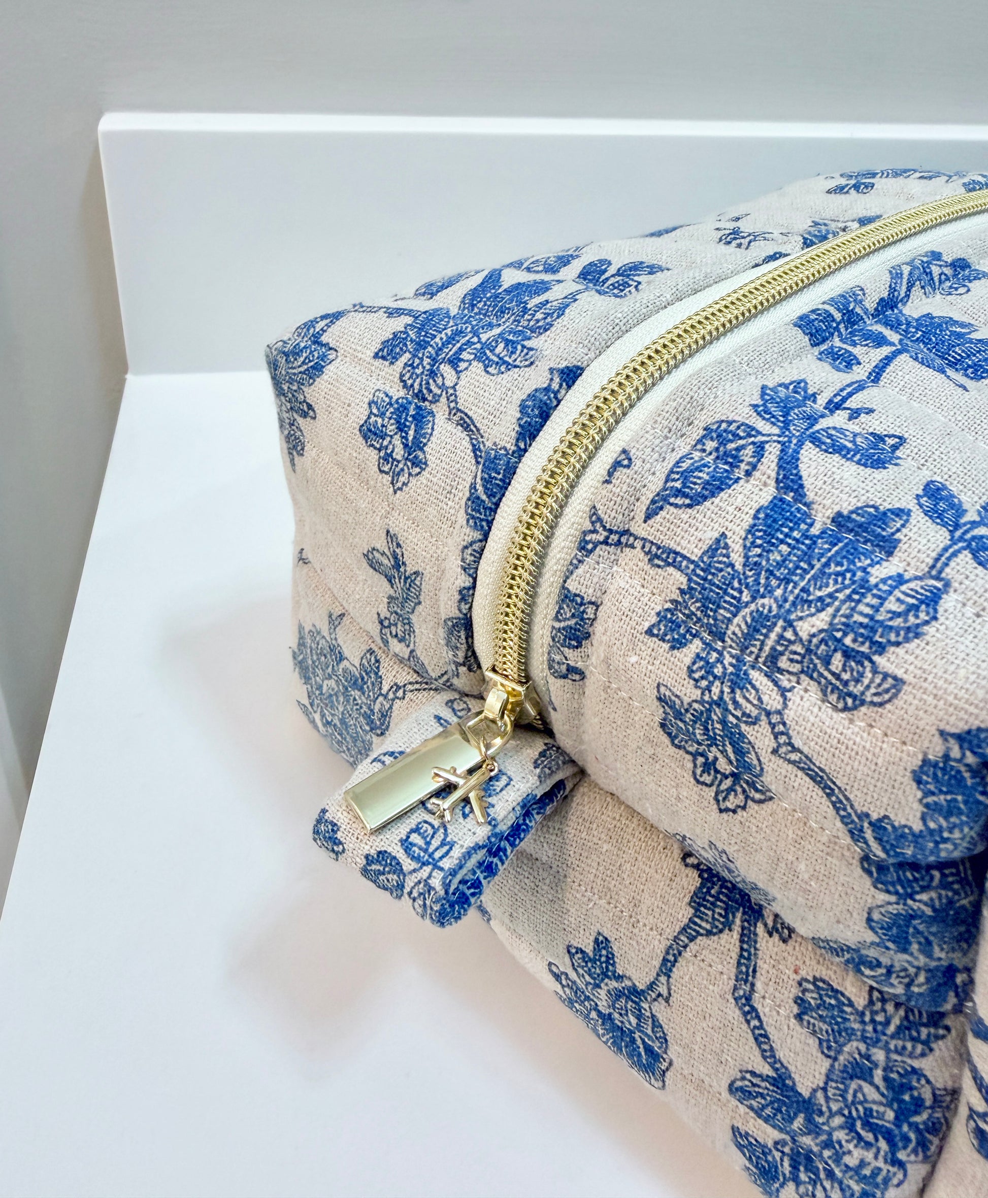 Vintage Paris Day Trip Carry On Pouch