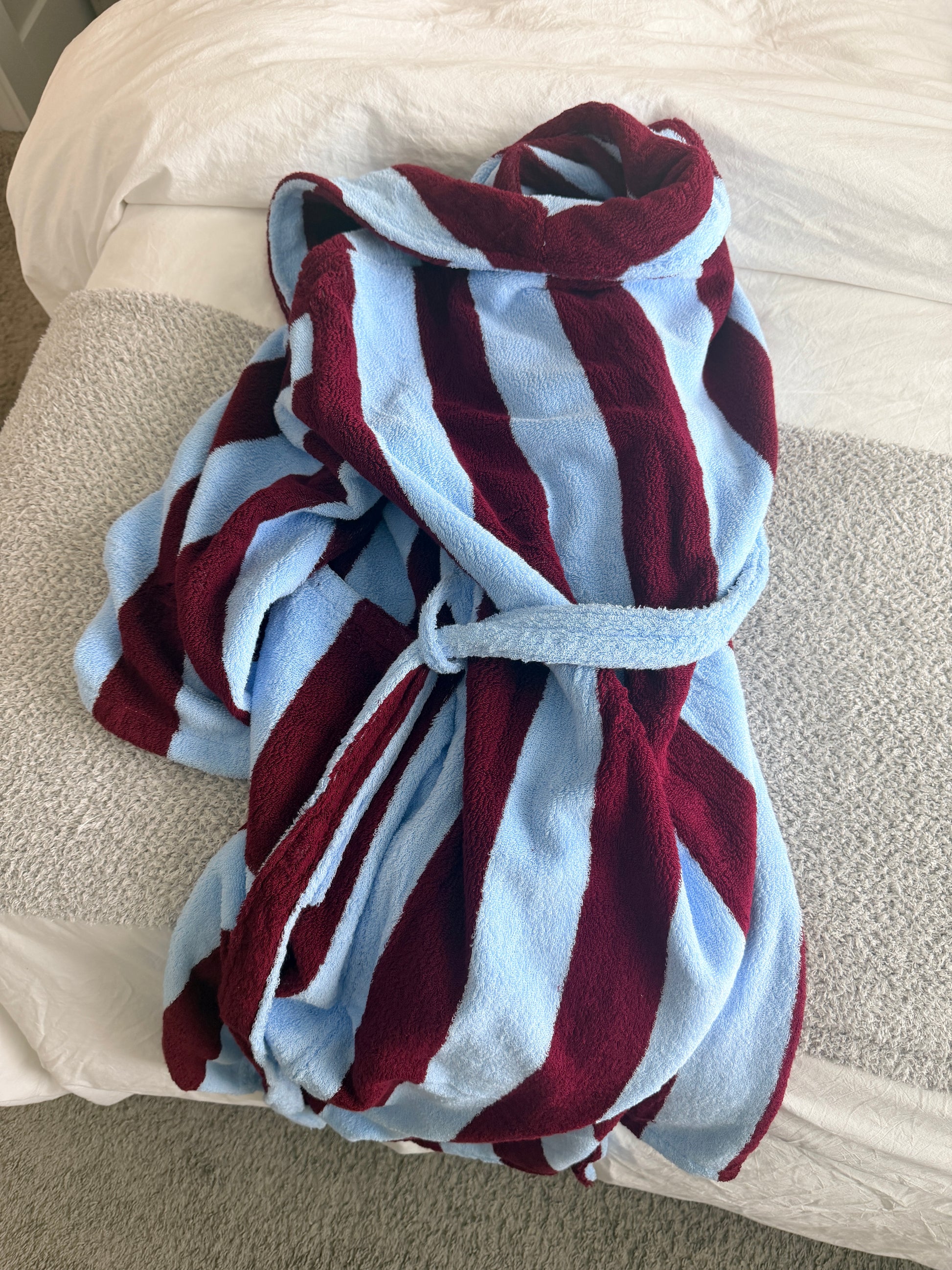 [PREORDER] the Cambridge robe
