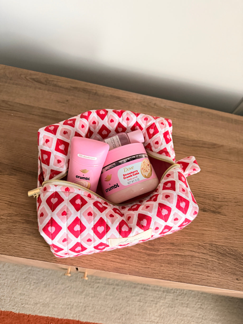 Queen of Hearts Day Trip Carry On Pouch